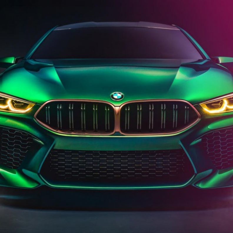 تتمتع M8 Gran Coupe First Edition 8 From 8 بباقة أداء M8 Competition