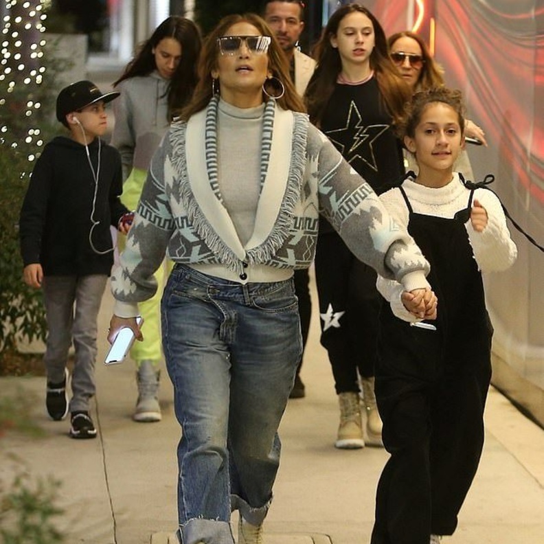 اطلالة جنيفير لوبيز