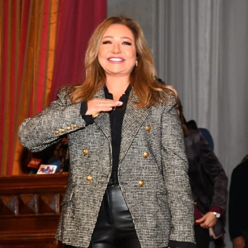 ليلى علوي عايدت الجمهور في راس السنة 2020