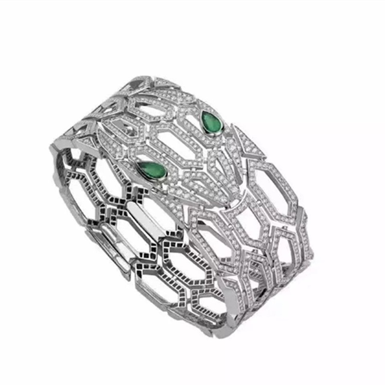  اساور عريضة مرصعة بالألماس