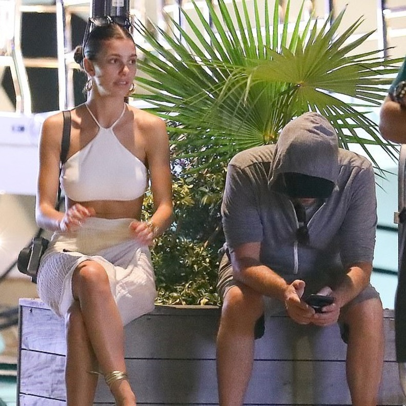 ليوناردو دي كابريو وصديقته كاميلا مارون