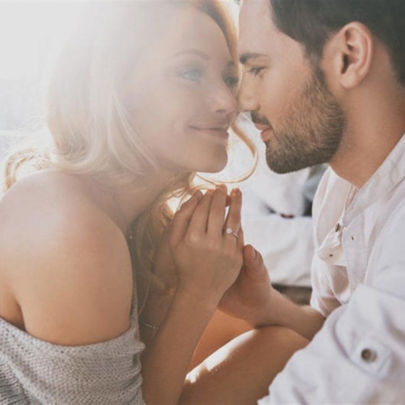 بعض المجتمعات تحرّم حتى الحديث عن العلاقة الجنسية فتصل المرأة الى ليلة الدخلة بكثير من الخوف والقلق