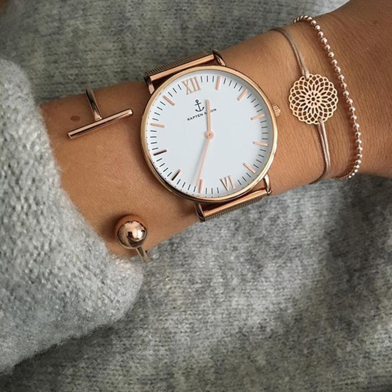 ساعات نسائية 