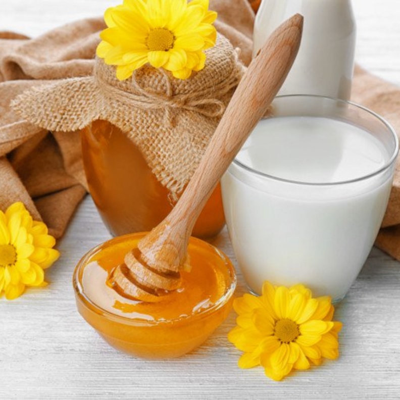 فوائد الحليب بالزنجبيل والعسل للاطفال                                             