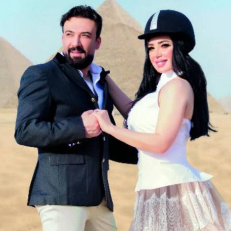  عبير صبري وزوجها