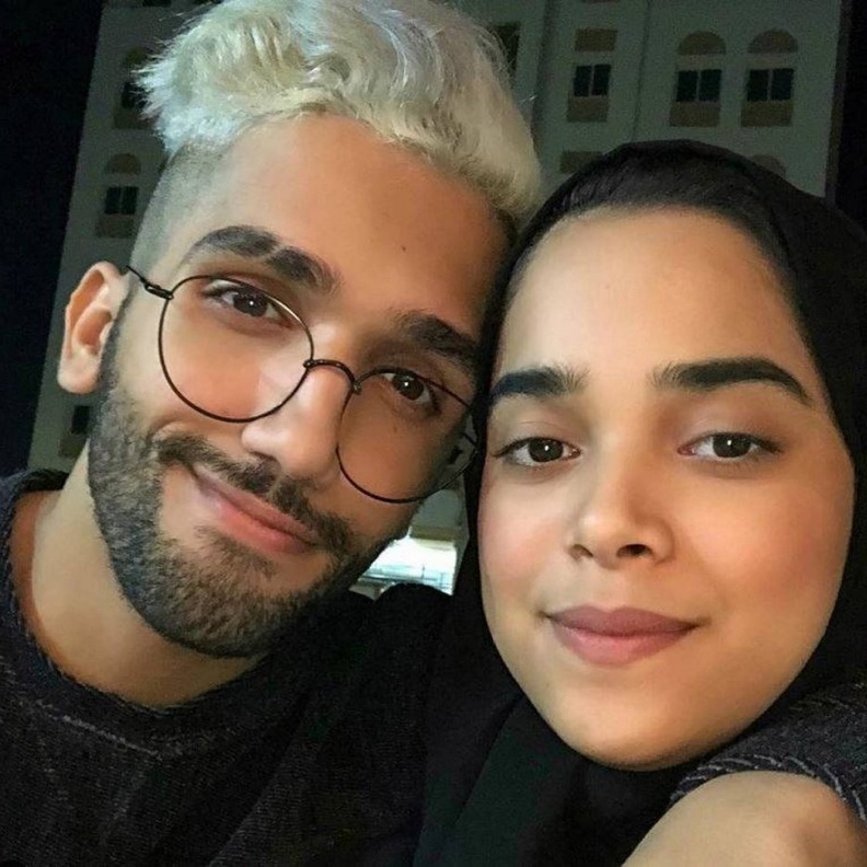 أحمد خميس وزوجته مشاعل الشحي