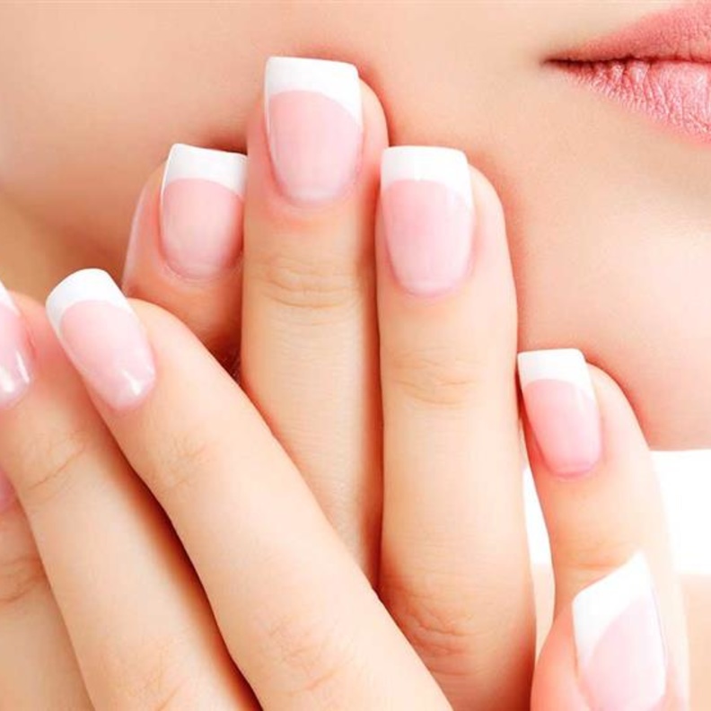 معلومات عن عملية زراعة الاظافر