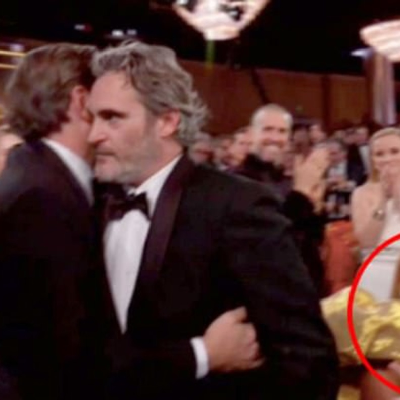 واكين فينيكس وبيونسيه جالسة