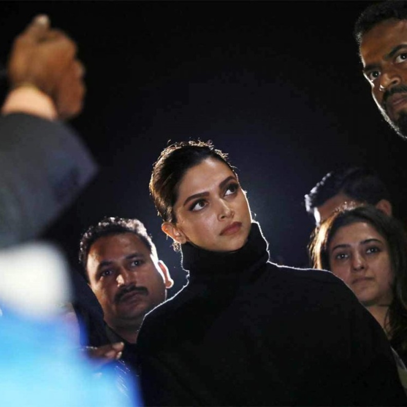 أجاي ديفجان يصف عمليات العنف بالعمل المخزي