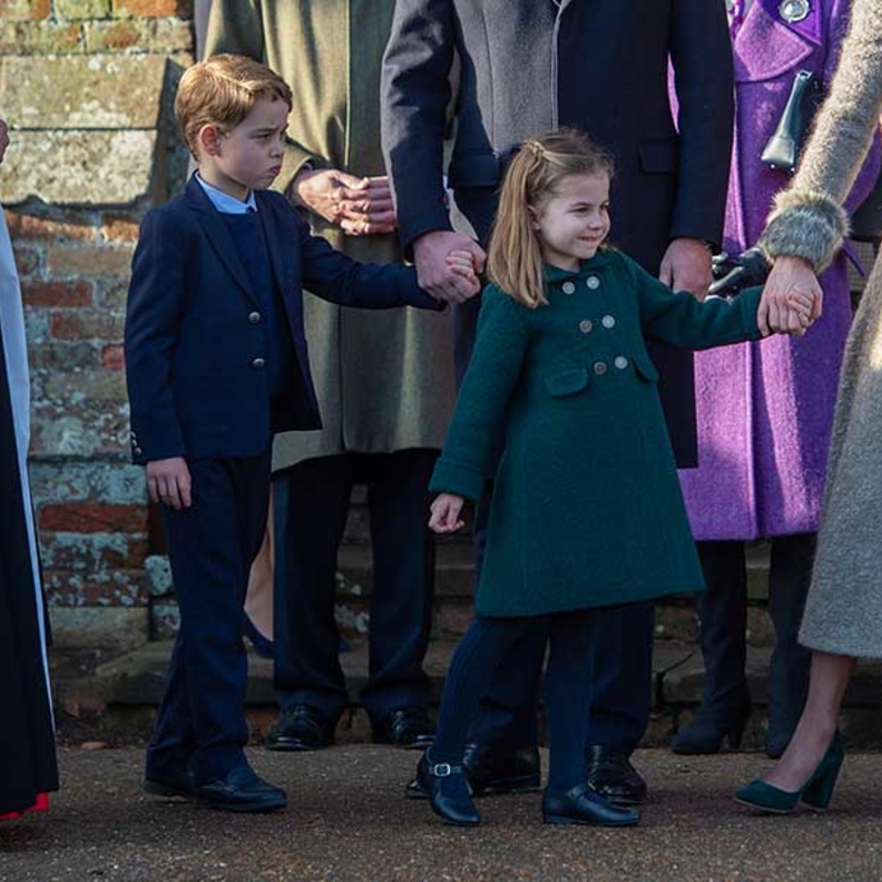 الأمير جورج والأميرة تشارلوت انضما للعائلة المالكة في ساندرينجهام