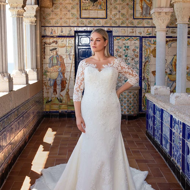 اجمل فساتين زفاف للممتلئات