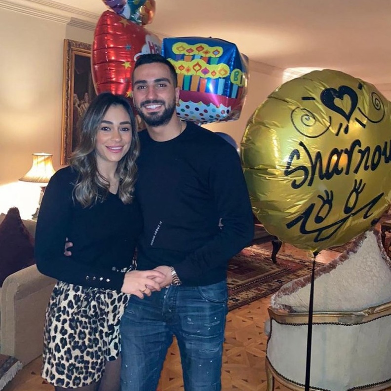 الشرنوبي وخطيبته 