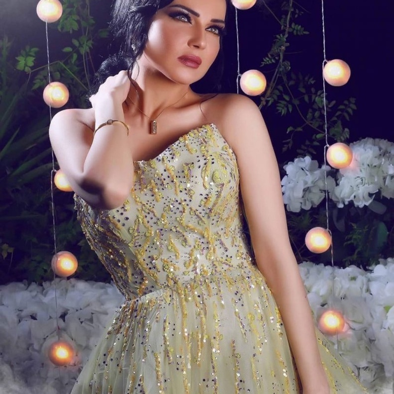 الفنانة صفاء سلطان