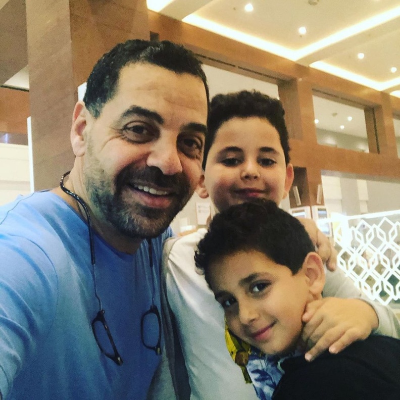 طارق العريان مع ابنائه من أصالة