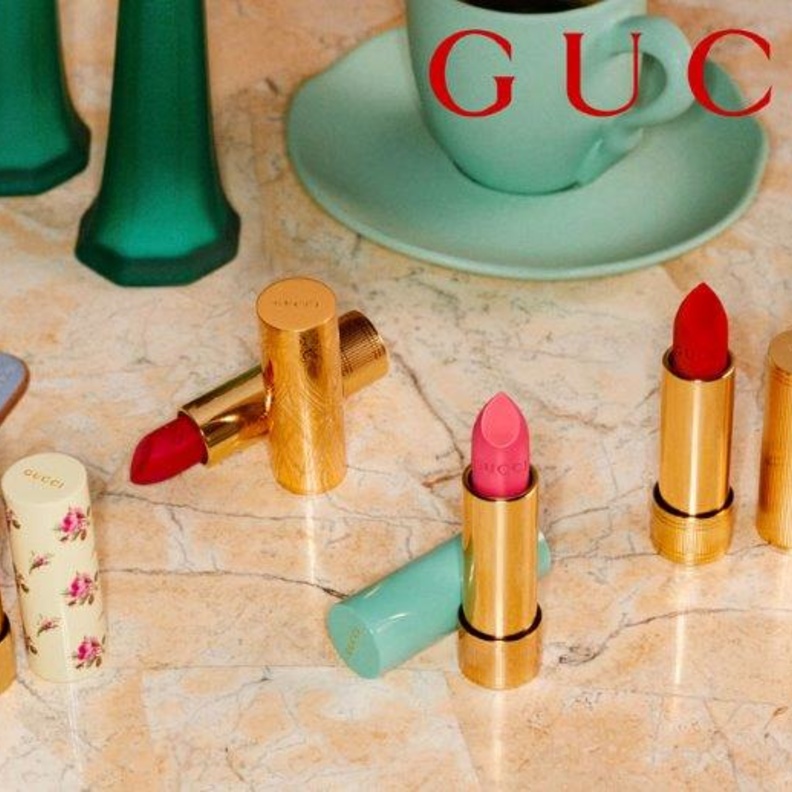 الوان احمر الشفاه