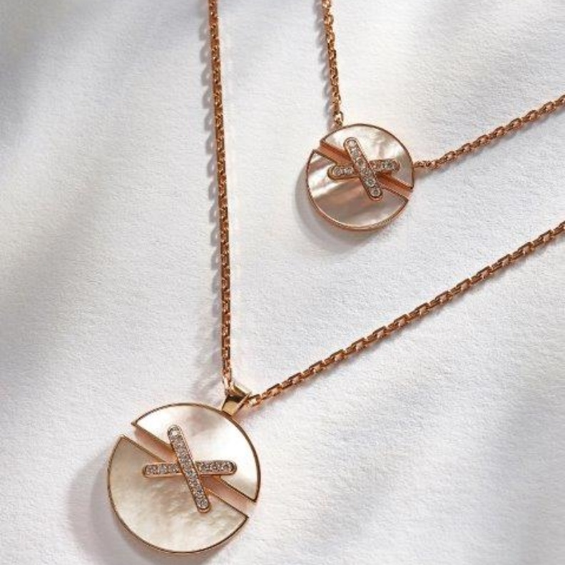 Jeux De Liens Harmony.. قلادة جديدة من Chaumet 