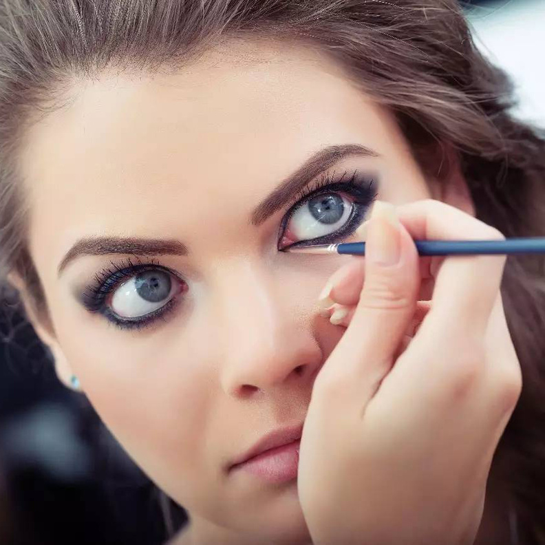 ثبات الكحل في العيون