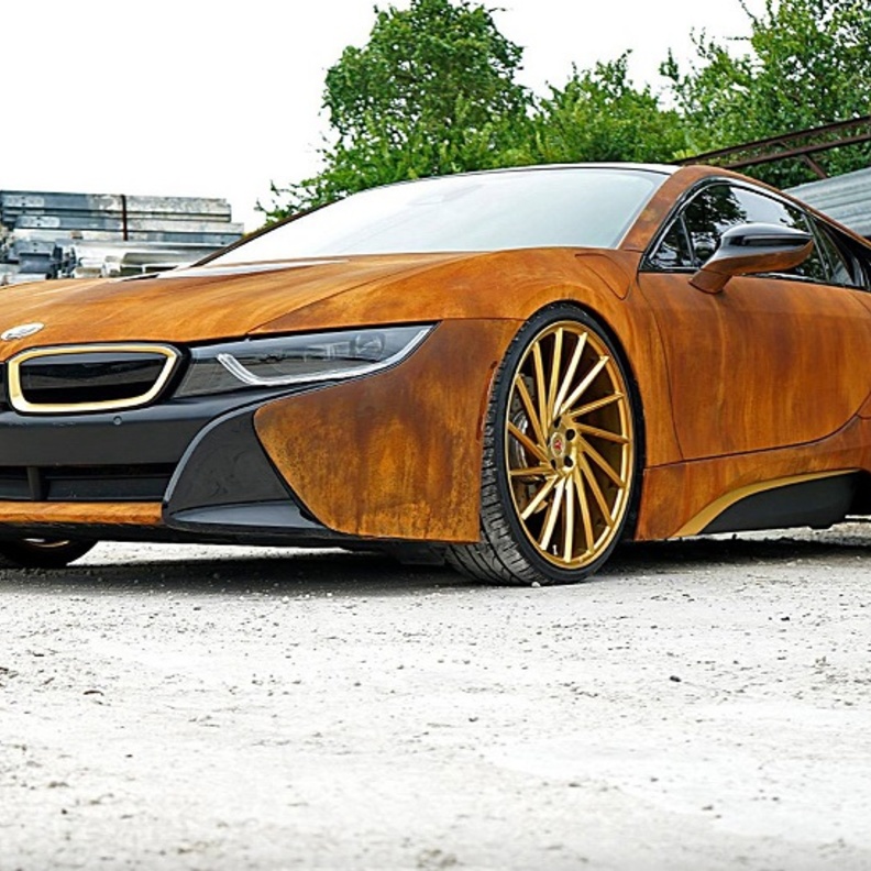  الاتكال على منح هيكل السيارة طبقة شمعية يحمي طلاء السيارة ويقيها من خطر التعرض للصدأ