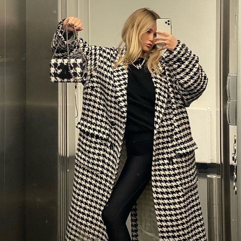 تتسيق معطف بنقشة houndstooh باسلوب مواكب للموضة الدارجة