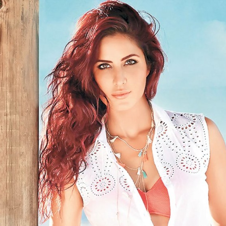 كاترينا كيف وأكشاي كومار في موقع تصوير الفيلم