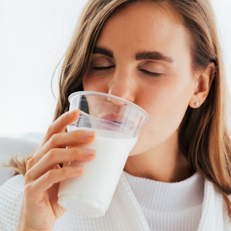 الحليب مهم لصحة البالغين