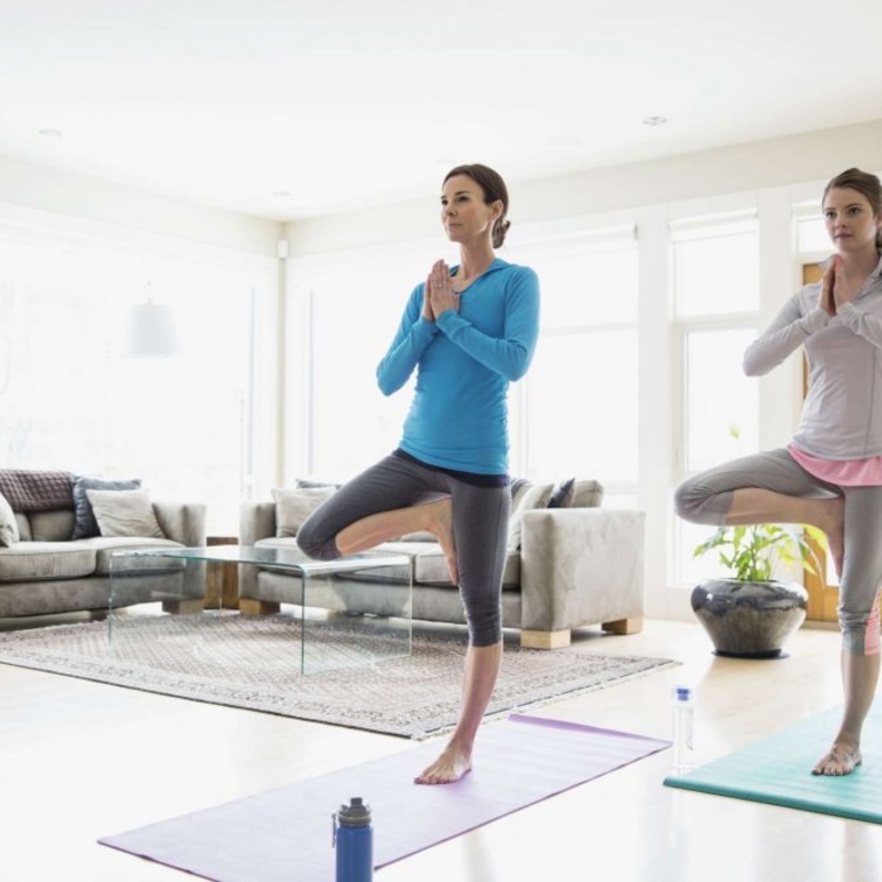  تمارين صباحية لشدّ الجسم و زيادة الطاقة في المنزل