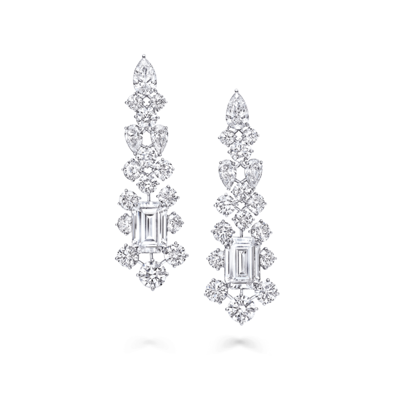 اقراط على شكل ثريات للعروس من دار Bvlgari 