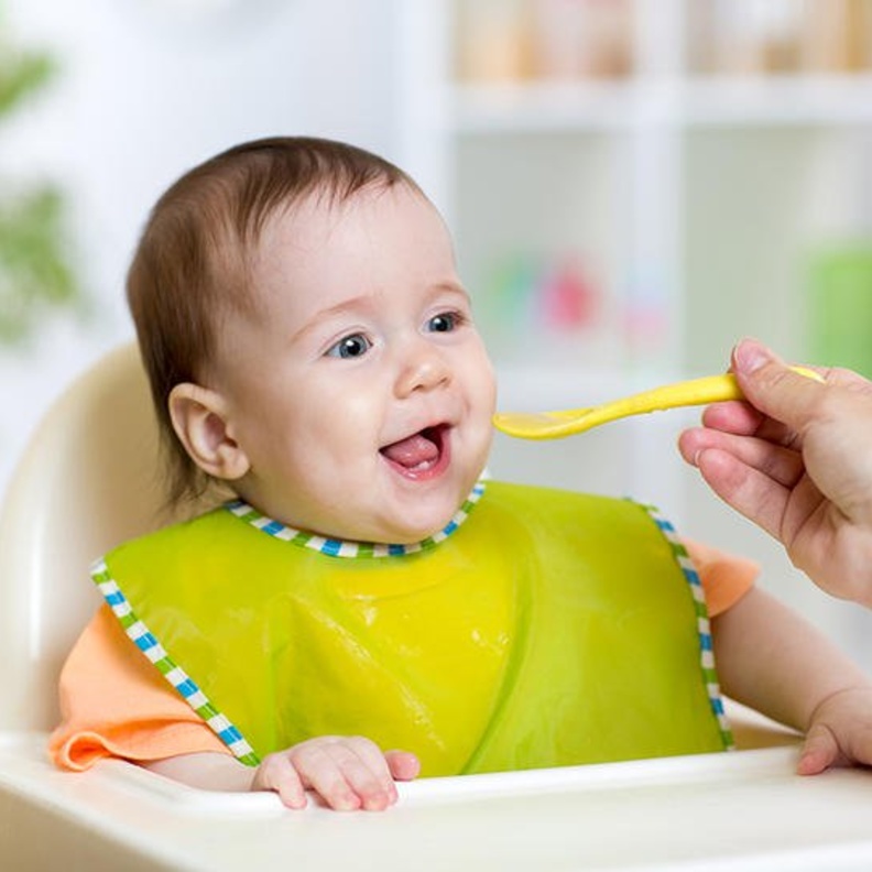 أنواع الغذاء الصحي للأطفال الرضع