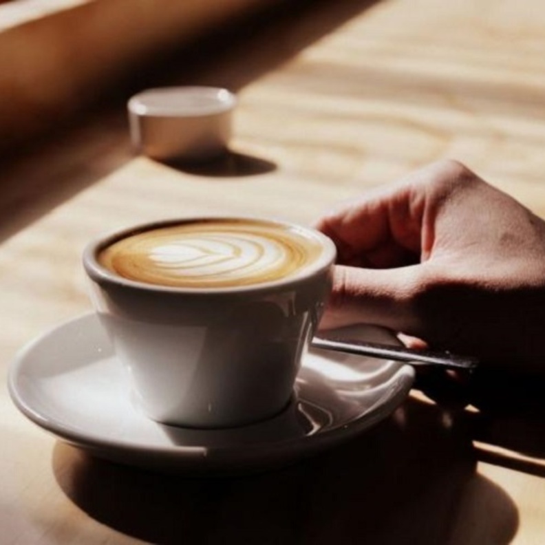 فوائد شرب القهوة أكثر من أضرارها