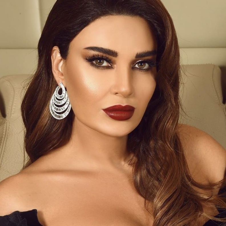 من بدت الاجمل بإطلالاتها الجمالية لهذا الاسبوع