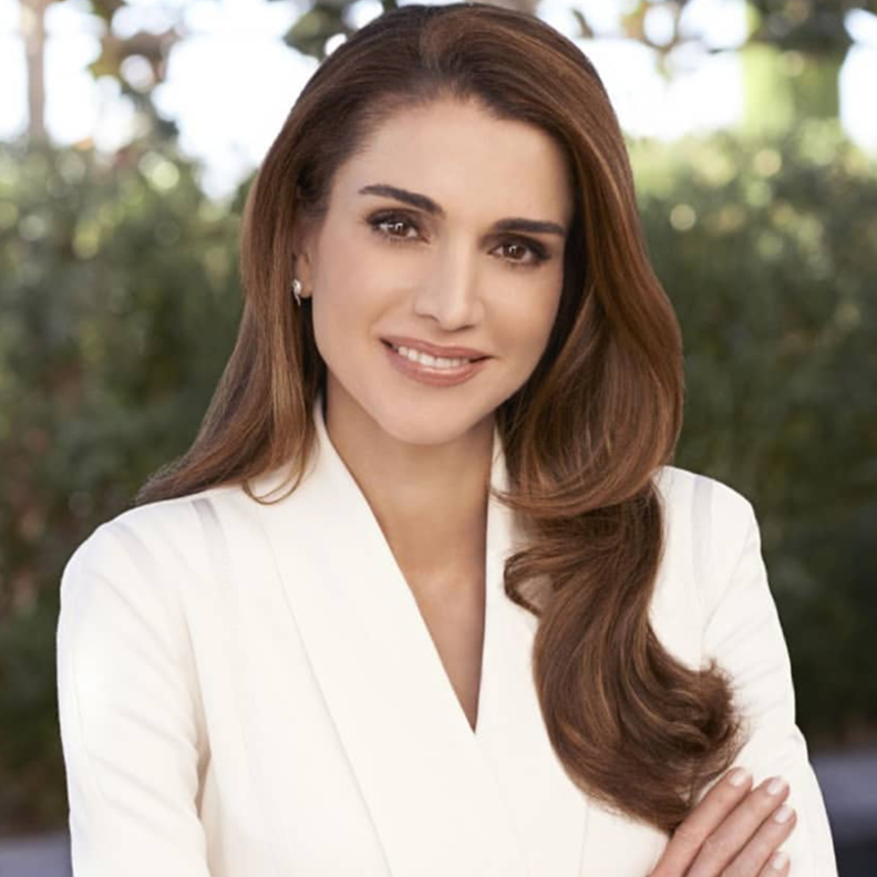  صبغات الشعر البني من وحي الملكة رانيا