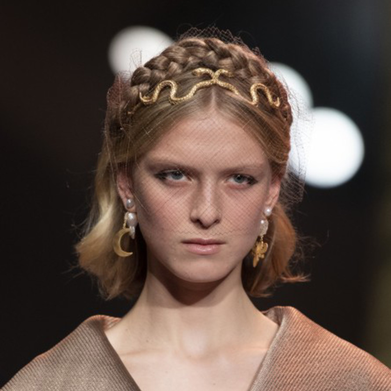 تسريحات شعر بسيطة