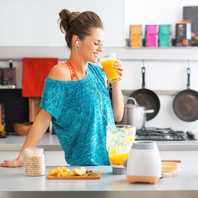 ما هي افضل المشروبات لتخسيس البطن والخصر والارداف