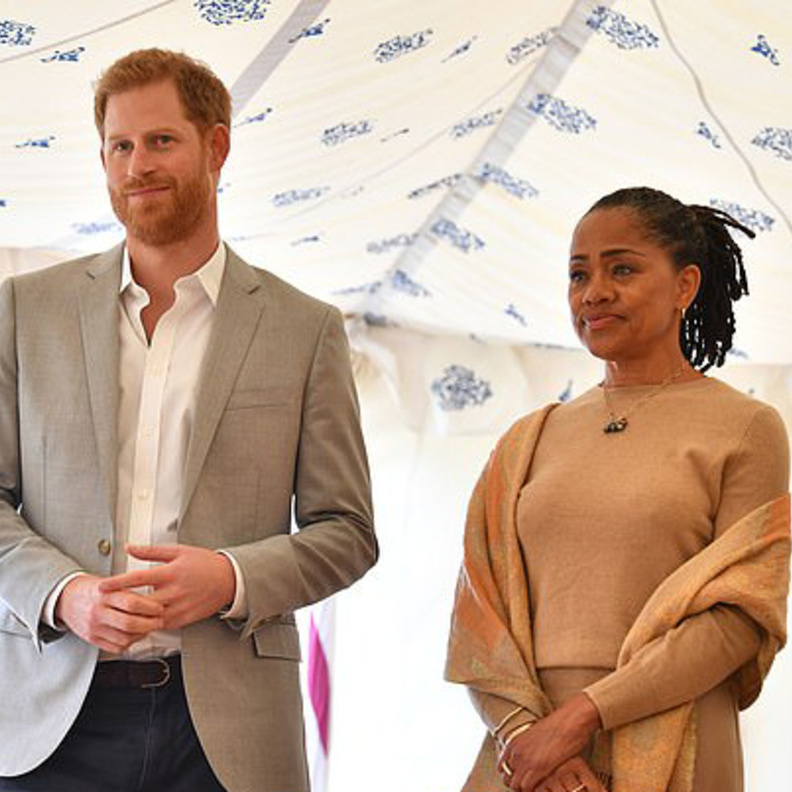 دوريا رادلان تقوم بدور الأميرة ديانا