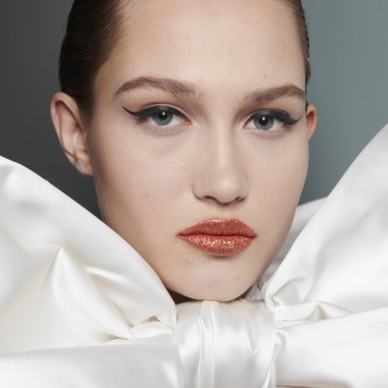 الوان احمر الشفاه من باريس