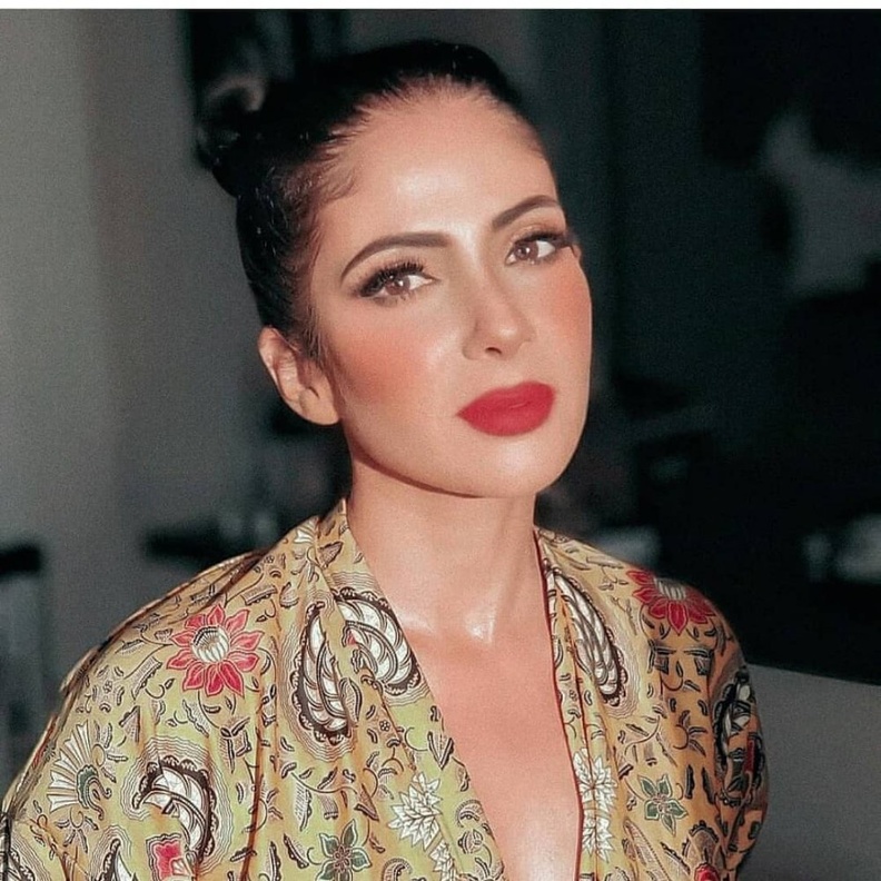  منى زكي تخضع لجلسة تصوير جديدة