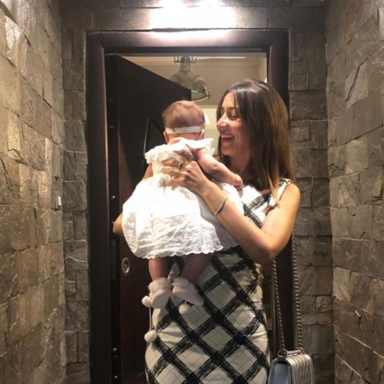 جنات وابنتها 