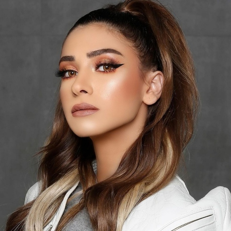 ابنة نوال الزغبي تواكب احدث رسمات المكياج