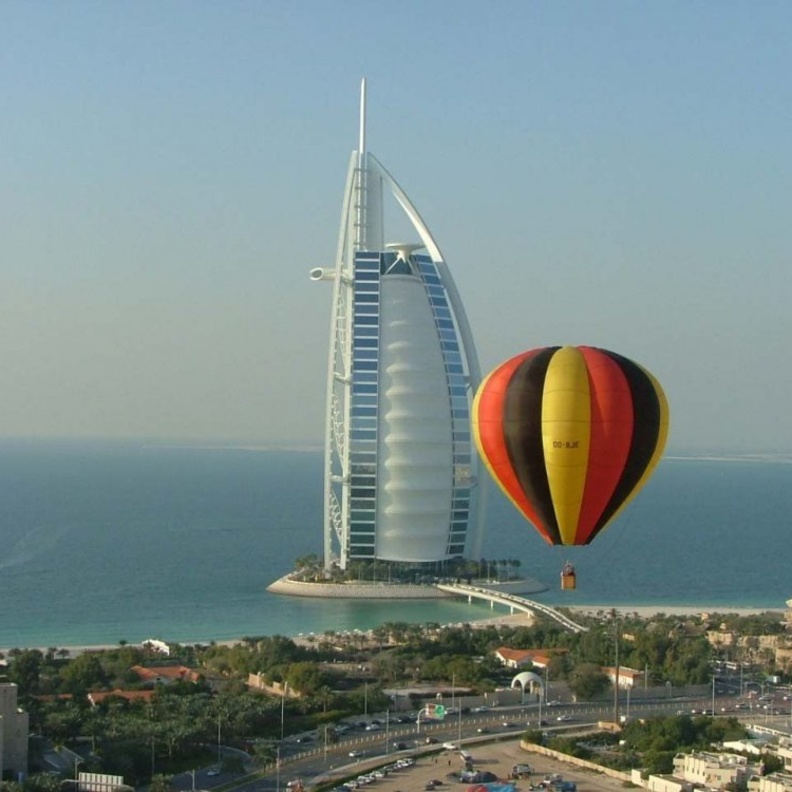 اكتشف دبي من البالون الساخن