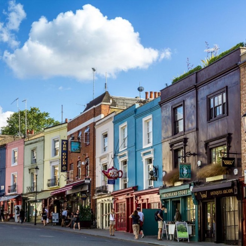 منطقة نوتينغ هيل (Notting Hill) للإطلالات البوهيمية الأنيقة