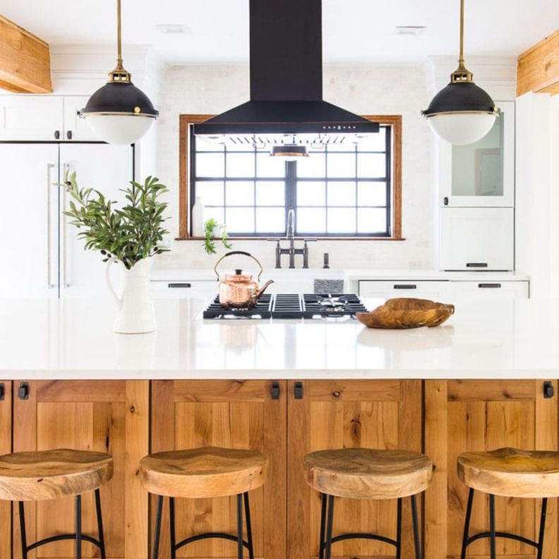 تصميم جزيرة مطبخ من الخشب بأسلوب كلاسيكي أنيق