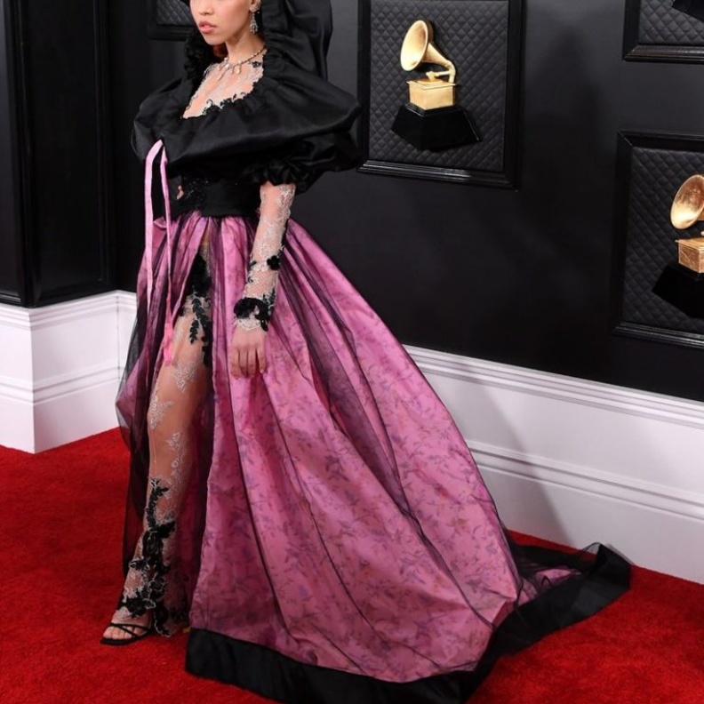 FKA واطلالة غير موفقة من توقيع Ed Marler