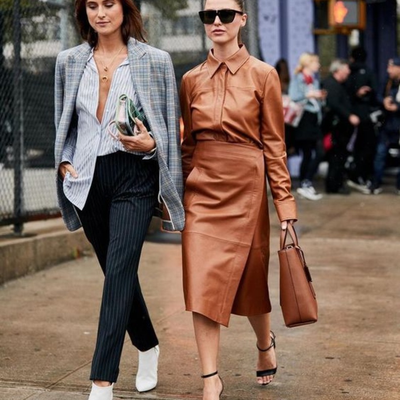  Alexander Wang قميص جلد أسود