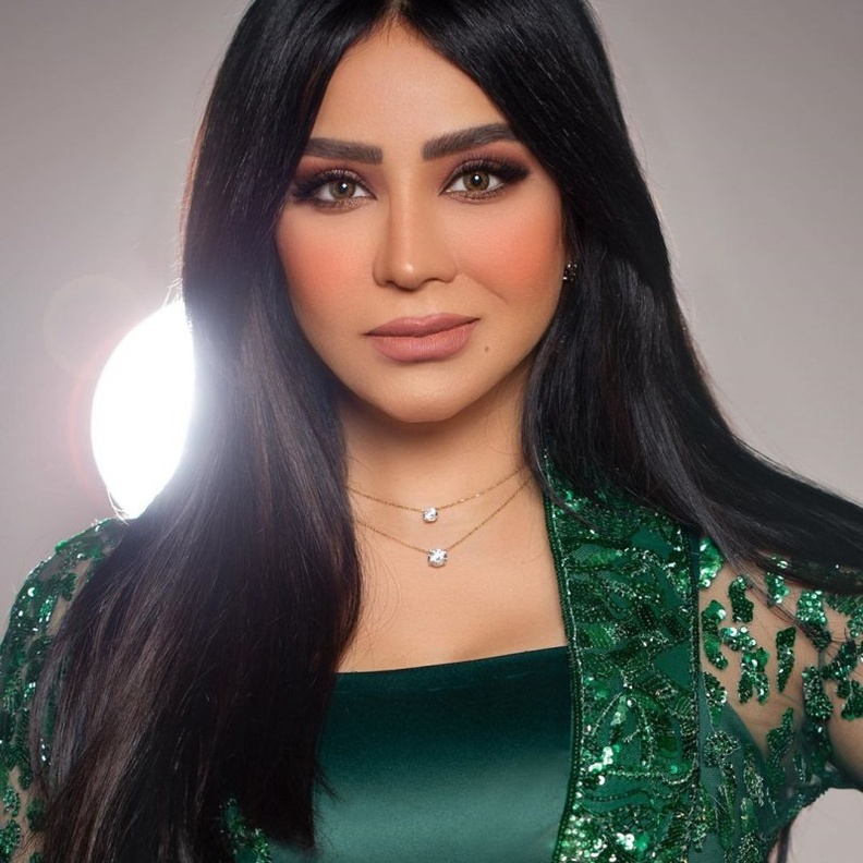  لجين عمران بالمكياج الترابي