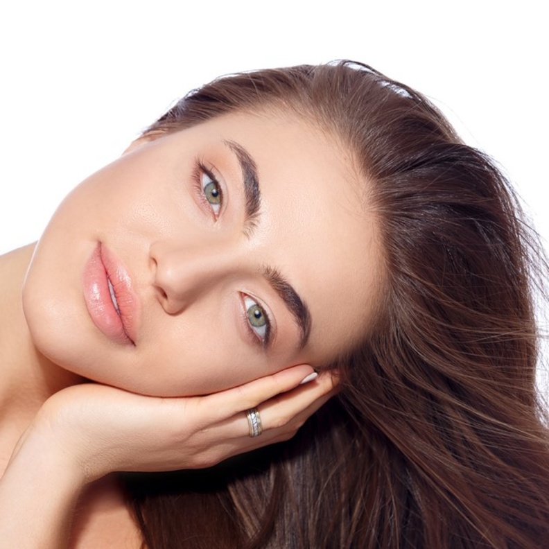 اختيار ألوان ظلال محايدة هي الأنسب للحصول على مظهر طبيعي وناعم