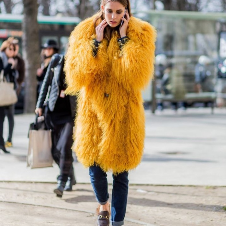  أجمل الاطلالات الشتوية بالألوان الربيعية هذا الموسم