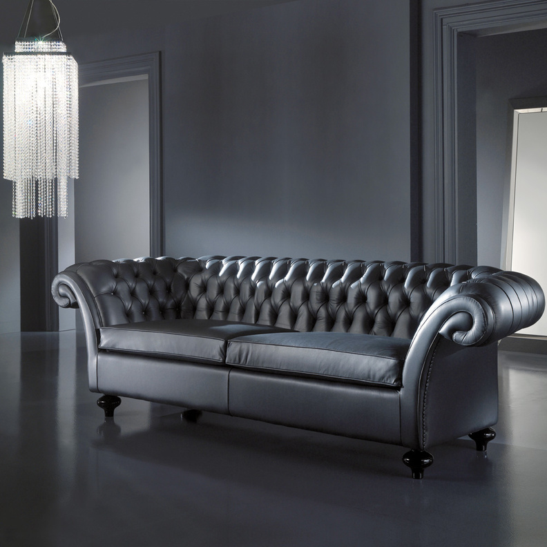 اللون البنفسجي في تصميم كنب من الجلد لغرفة معيشة عصرية