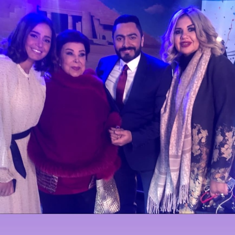 تامر حسني يحتفل بفيلم مش أنا