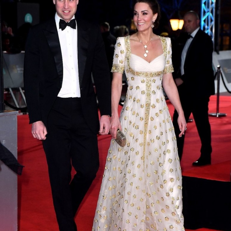 نسقت الدوقة مع الفستان حذاء من جيمي تشو