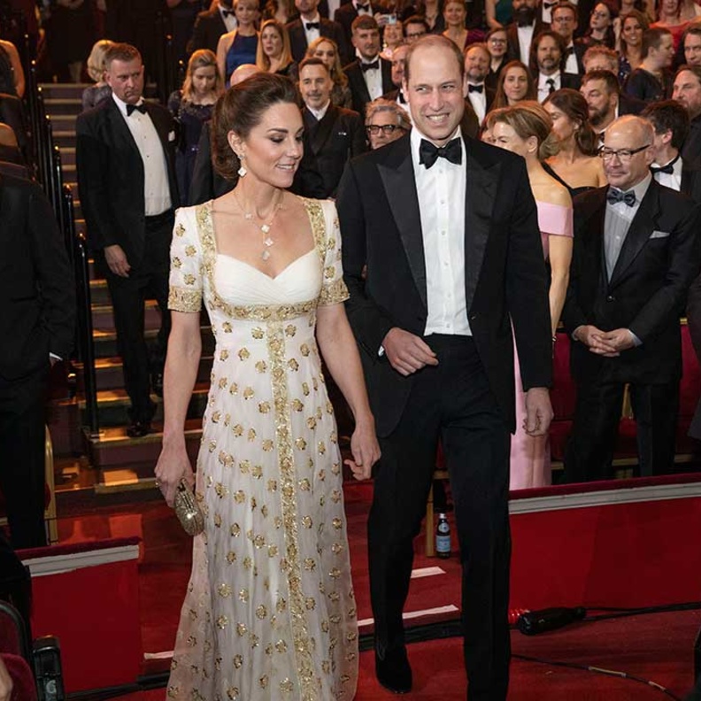 تسليم الأمير وليام لجائزة الزمالة